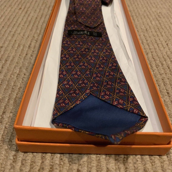 Hermes 100% Silk Made In France Rope Triangle Pattern NIB - Picture 6 of 10